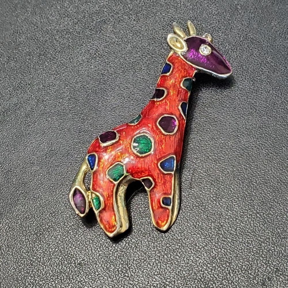 Gold tone colorful enamel giraffe brooch